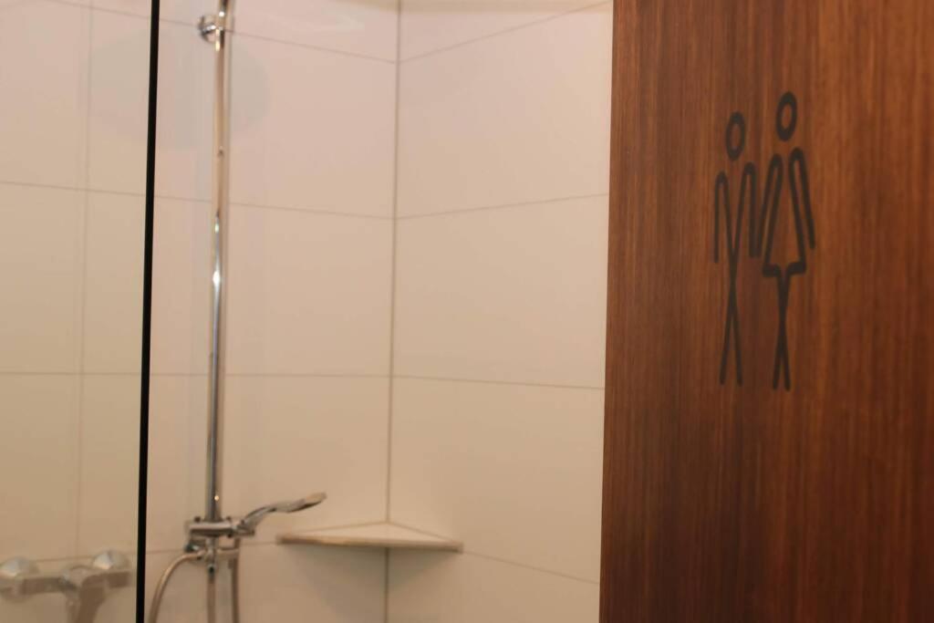 Moderne Ferienwohnung Mit Privatem Eingang - Rosa Kalletal 外观 照片